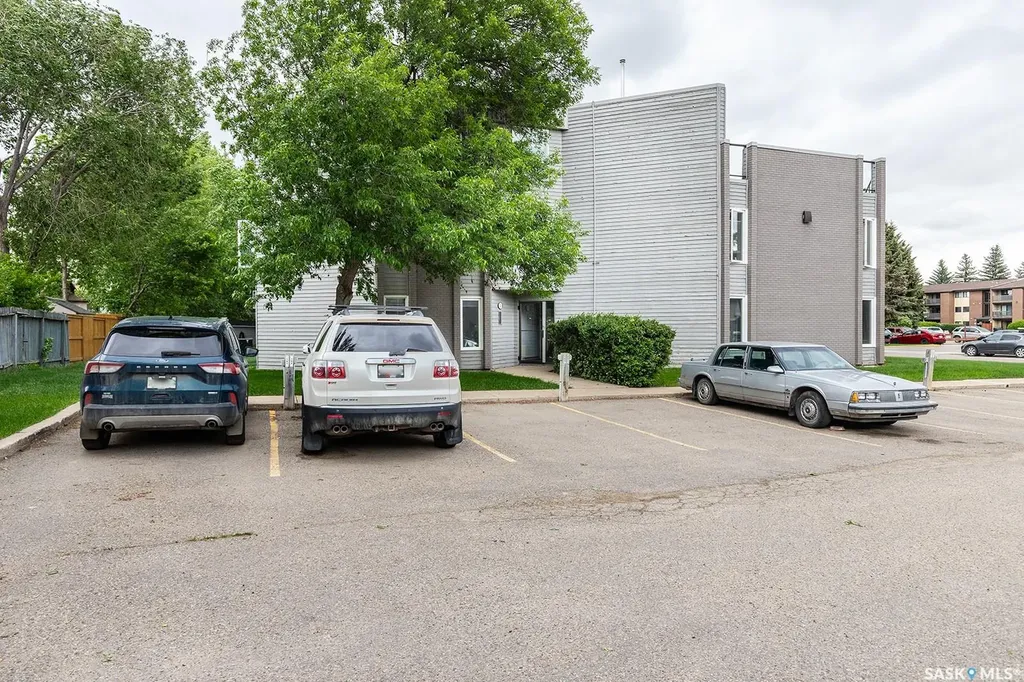 314 Tait Crescent Saskatoon SK S7H 5L2