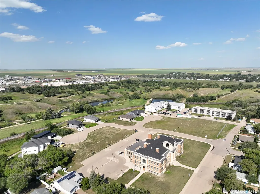 37 Copper Ridge Way Moose Jaw SK S6H 4R1