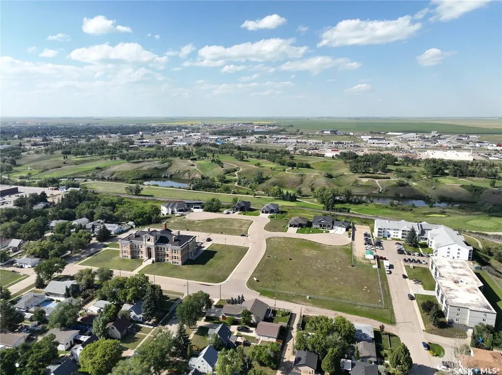 37 Copper Ridge Way Moose Jaw SK S6H 4R1