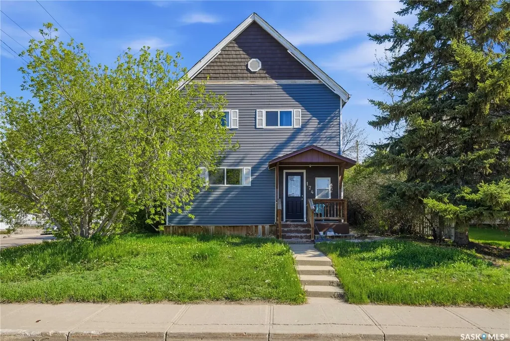 174 Ominica Street W Moose Jaw SK S6H 1X2