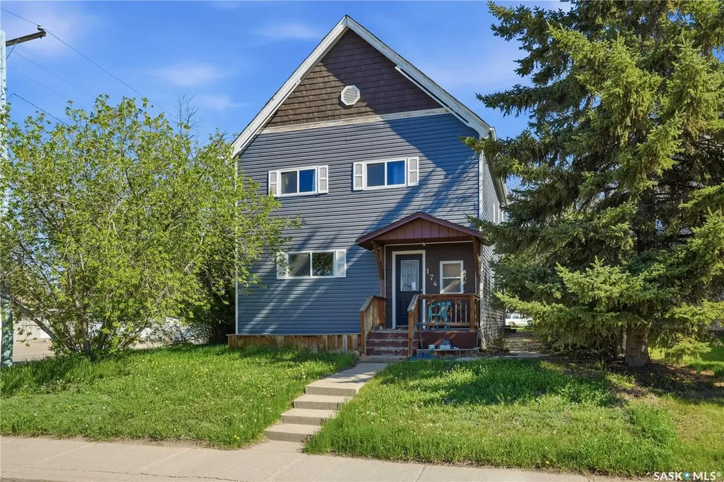 174 Ominica Street W Moose Jaw SK S6H 1X2