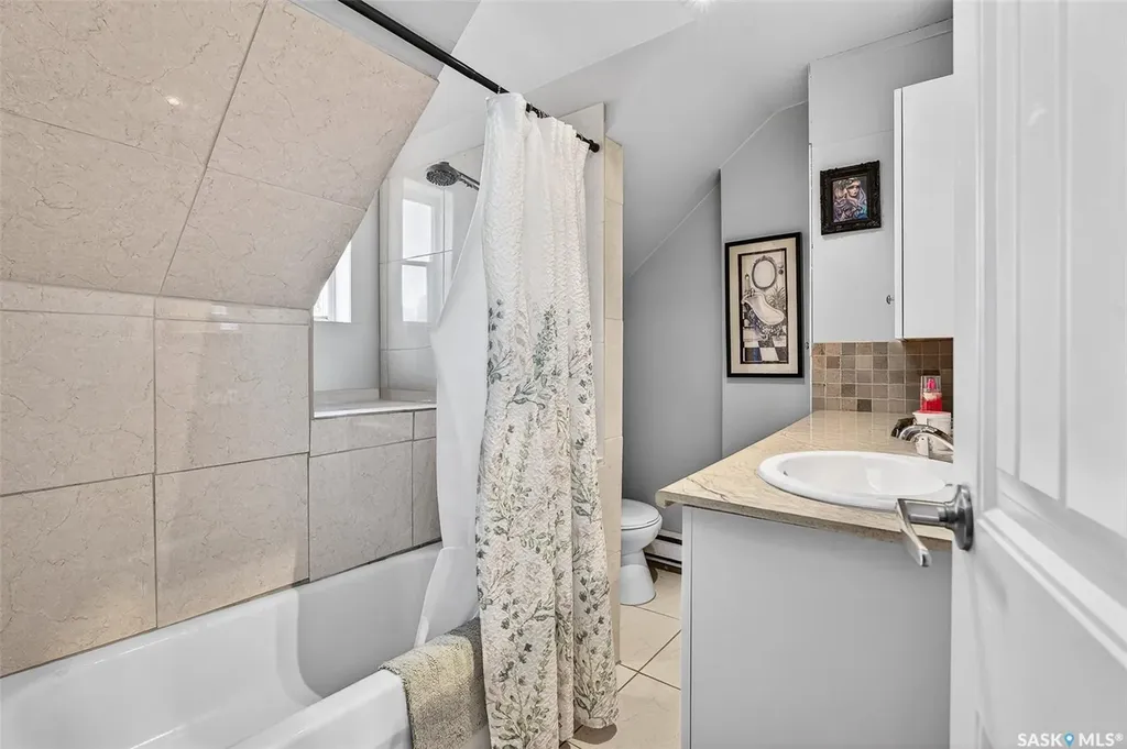 174 Ominica Street W Moose Jaw SK S6H 1X2