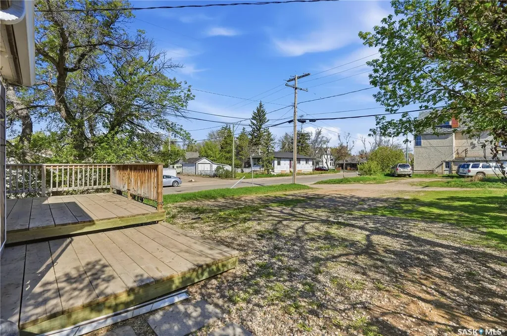 174 Ominica Street W Moose Jaw SK S6H 1X2