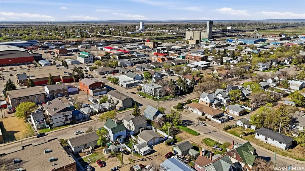 174 Ominica Street W Moose Jaw SK S6H 1X2