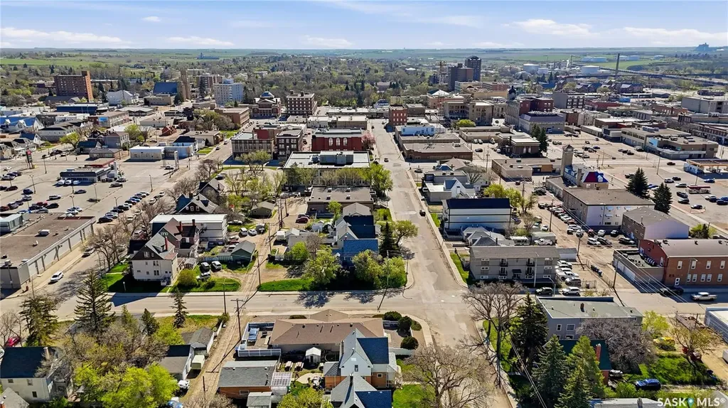 174 Ominica Street W Moose Jaw SK S6H 1X2