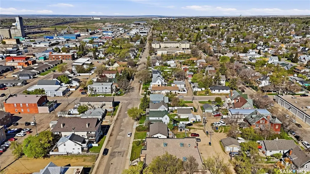 174 Ominica Street W Moose Jaw SK S6H 1X2