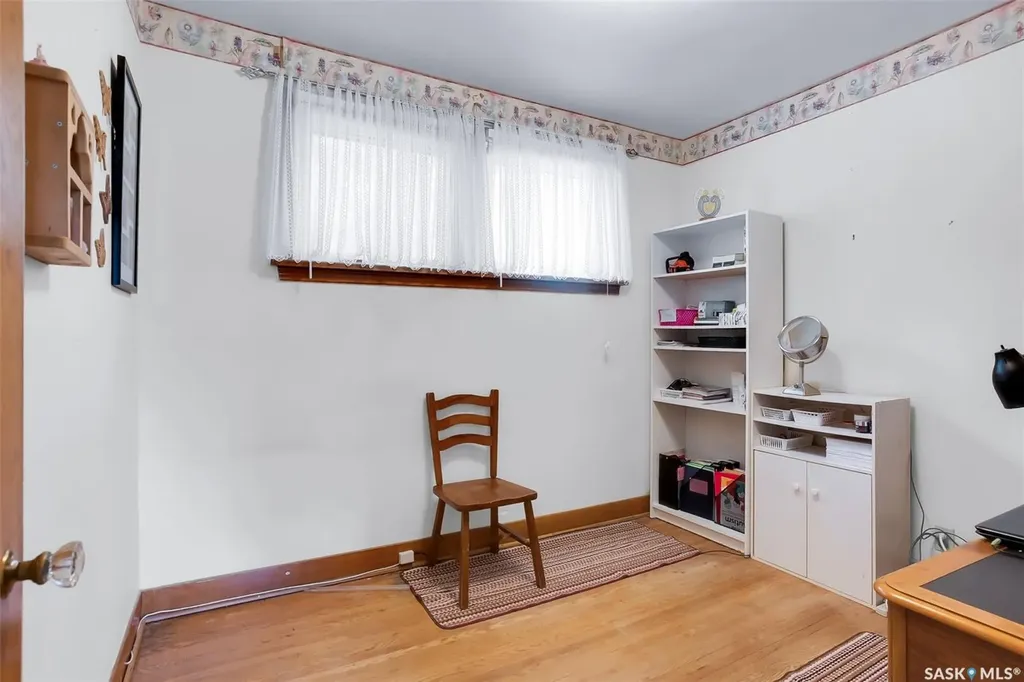 421 P Avenue N Saskatoon SK S7L 2V8