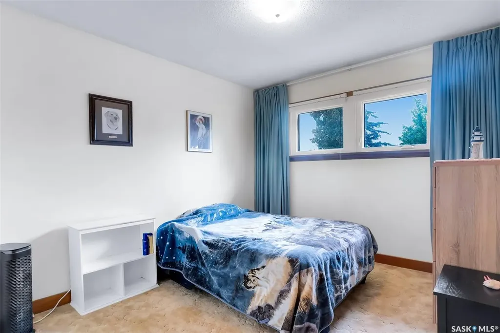 421 P Avenue N Saskatoon SK S7L 2V8