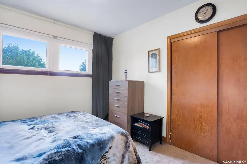 421 P Avenue N Saskatoon SK S7L 2V8