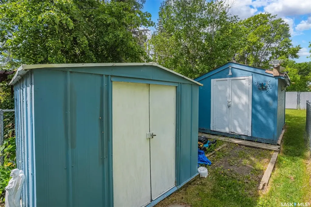 421 P Avenue N Saskatoon SK S7L 2V8