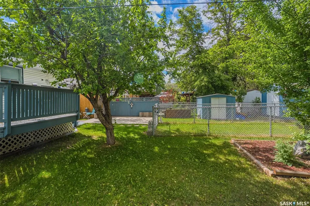 421 P Avenue N Saskatoon SK S7L 2V8