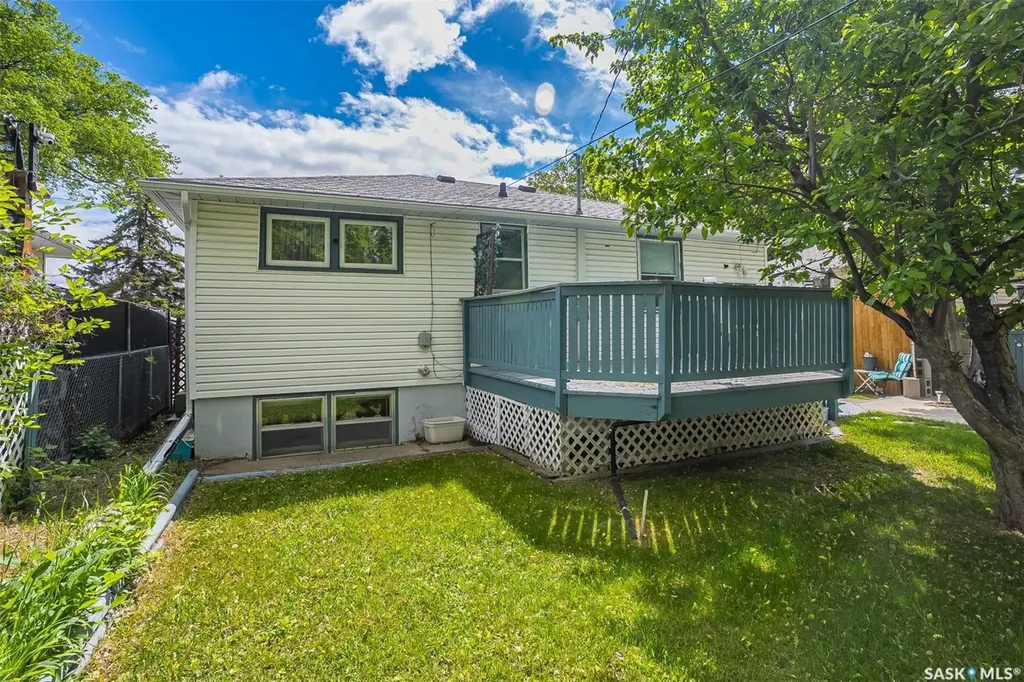 421 P Avenue N Saskatoon SK S7L 2V8