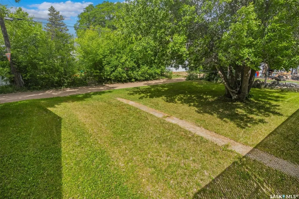 421 P Avenue N Saskatoon SK S7L 2V8