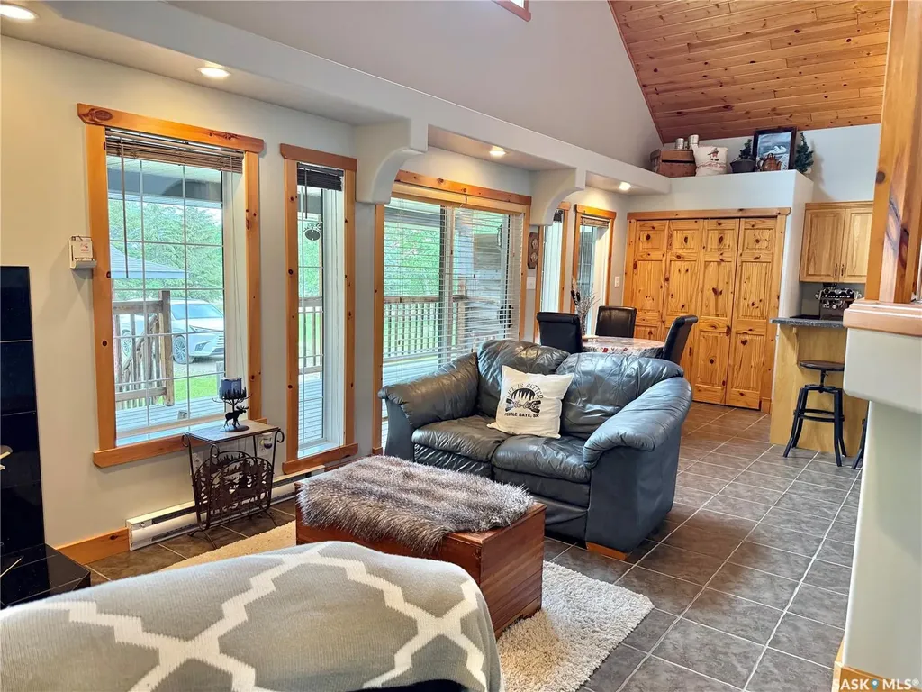 327 Venture Road Pebble Baye SK S0J 2G0