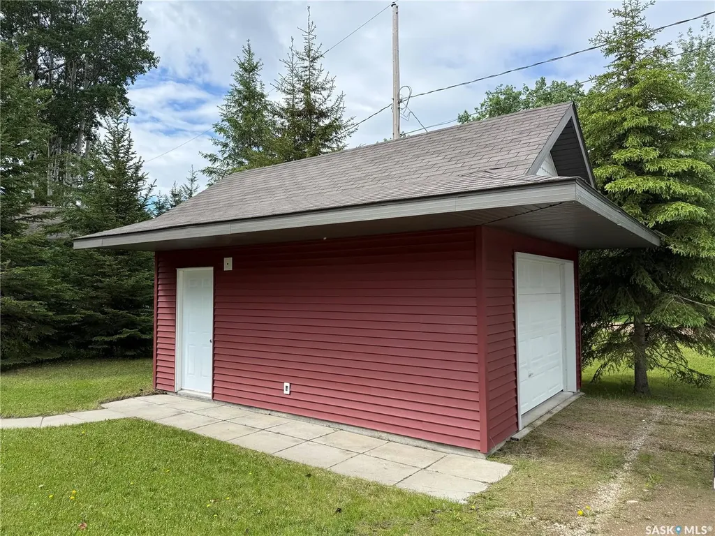 327 Venture Road Pebble Baye SK S0J 2G0