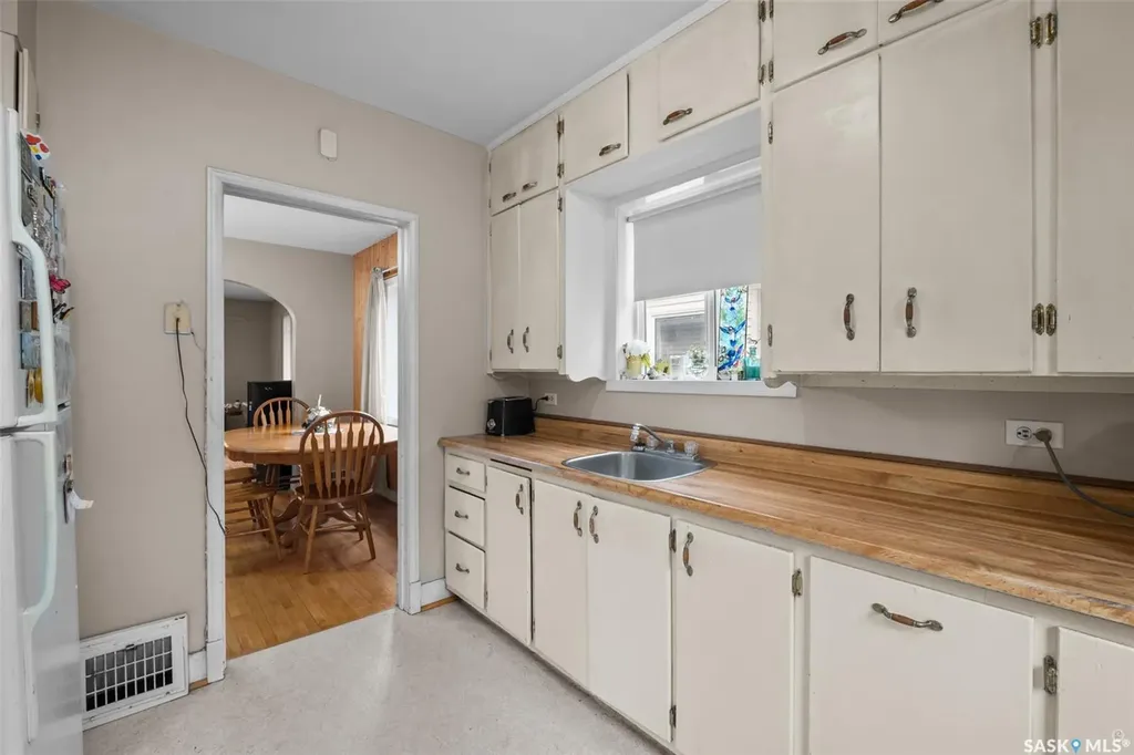 361 14th Street W Prince Albert SK S6V 3L6