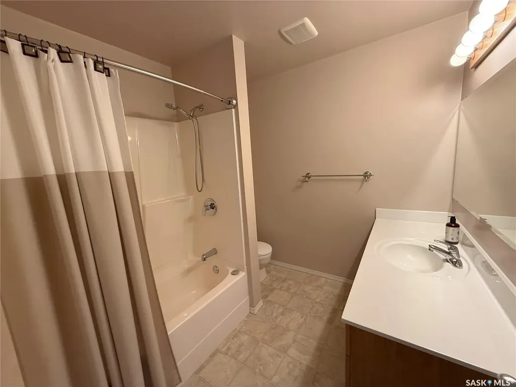86 Duncan Crescent Saskatoon SK S7H 4K4