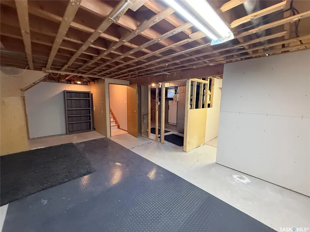 86 Duncan Crescent Saskatoon SK S7H 4K4