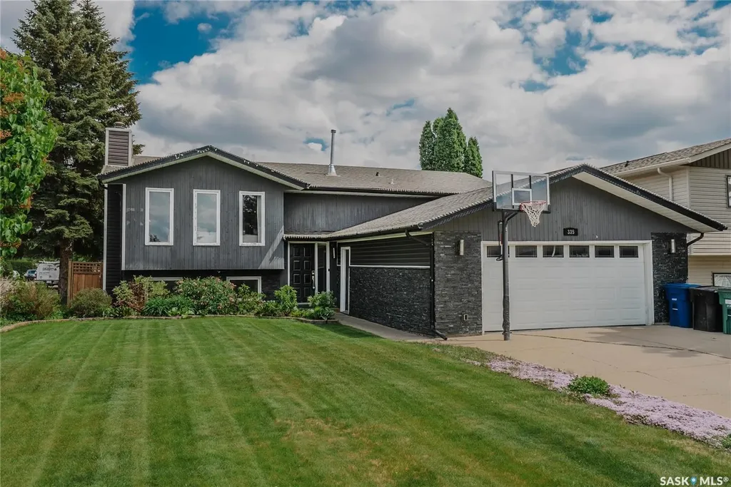 335 Thain Crescent Saskatoon SK S7K 6N1