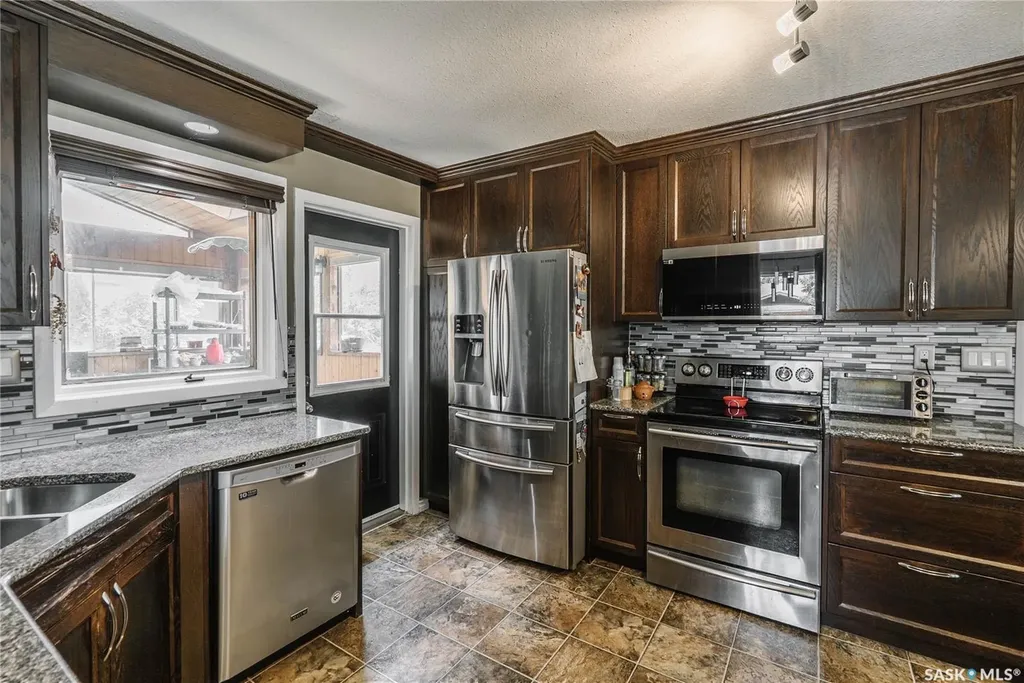 335 Thain Crescent Saskatoon SK S7K 6N1
