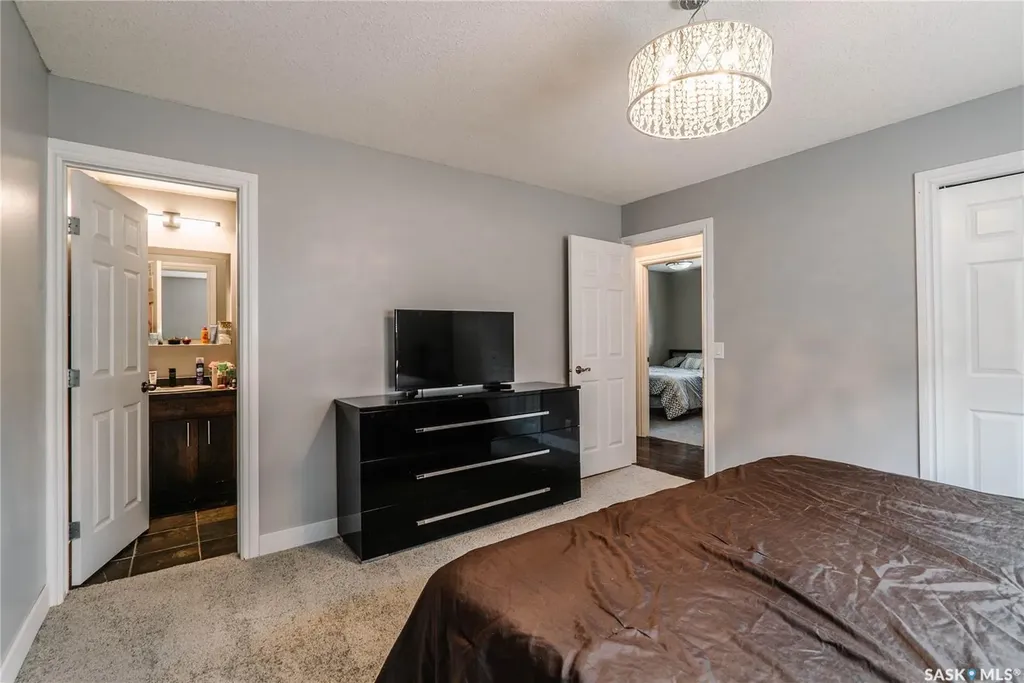335 Thain Crescent Saskatoon SK S7K 6N1