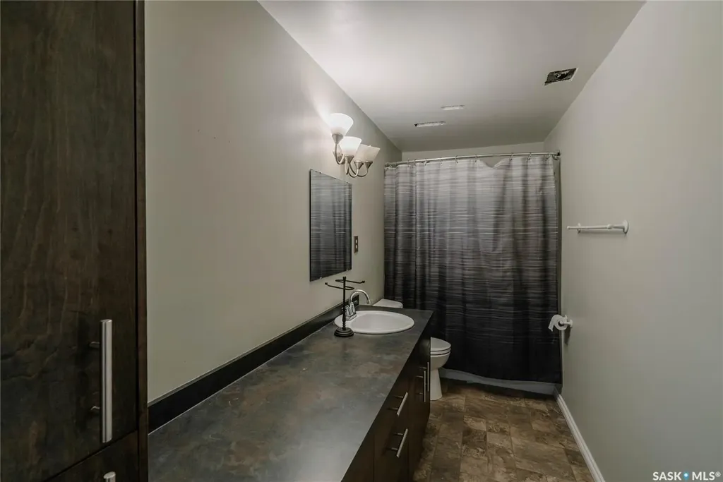 335 Thain Crescent Saskatoon SK S7K 6N1