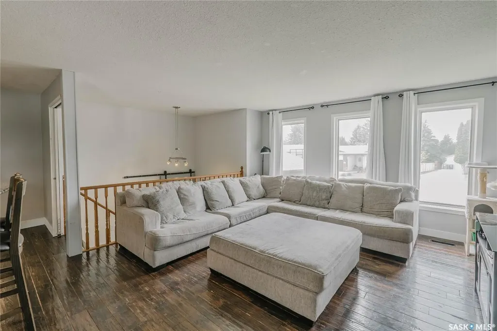 335 Thain Crescent Saskatoon SK S7K 6N1