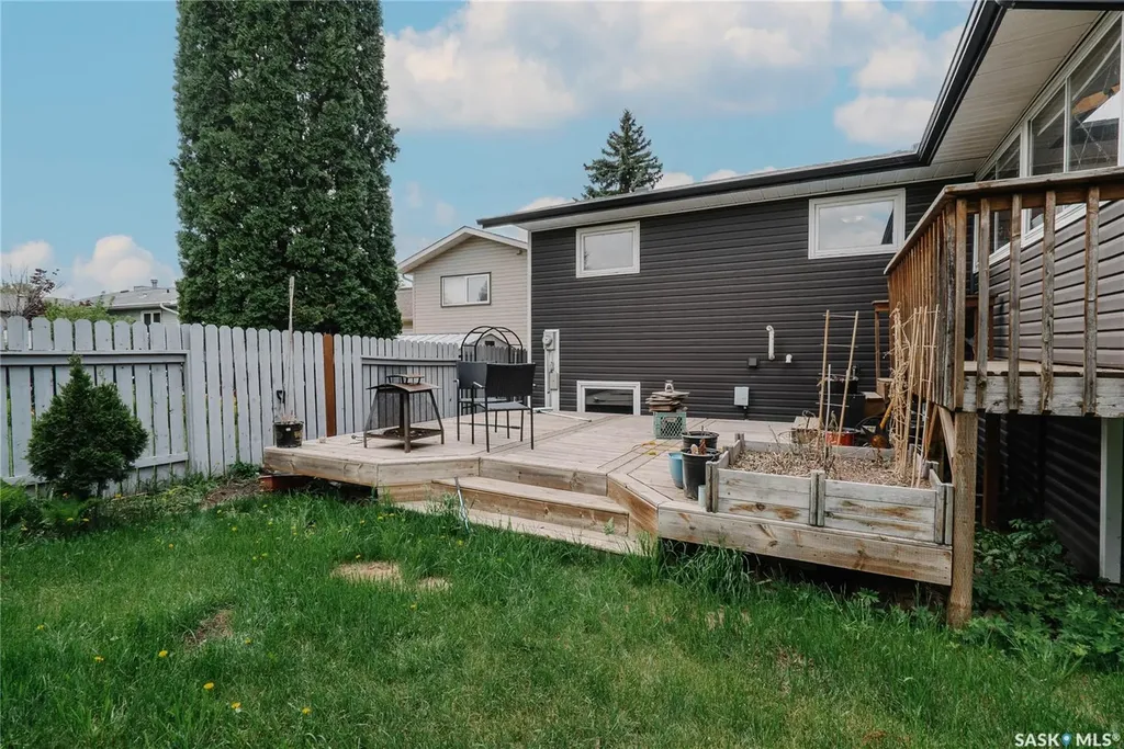 335 Thain Crescent Saskatoon SK S7K 6N1