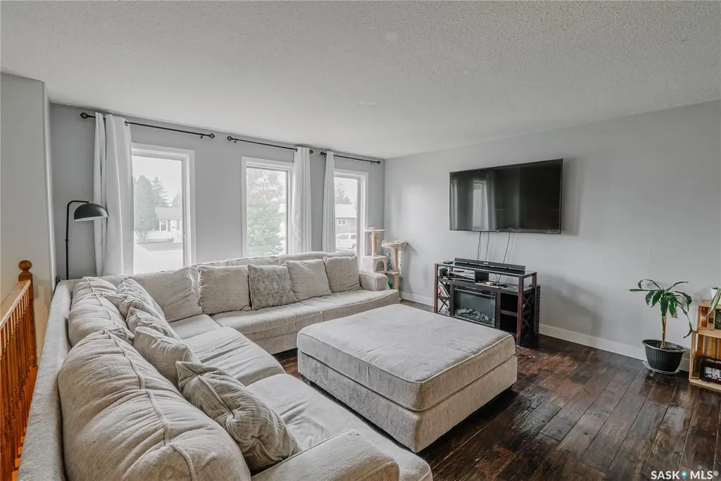 335 Thain Crescent Saskatoon SK S7K 6N1