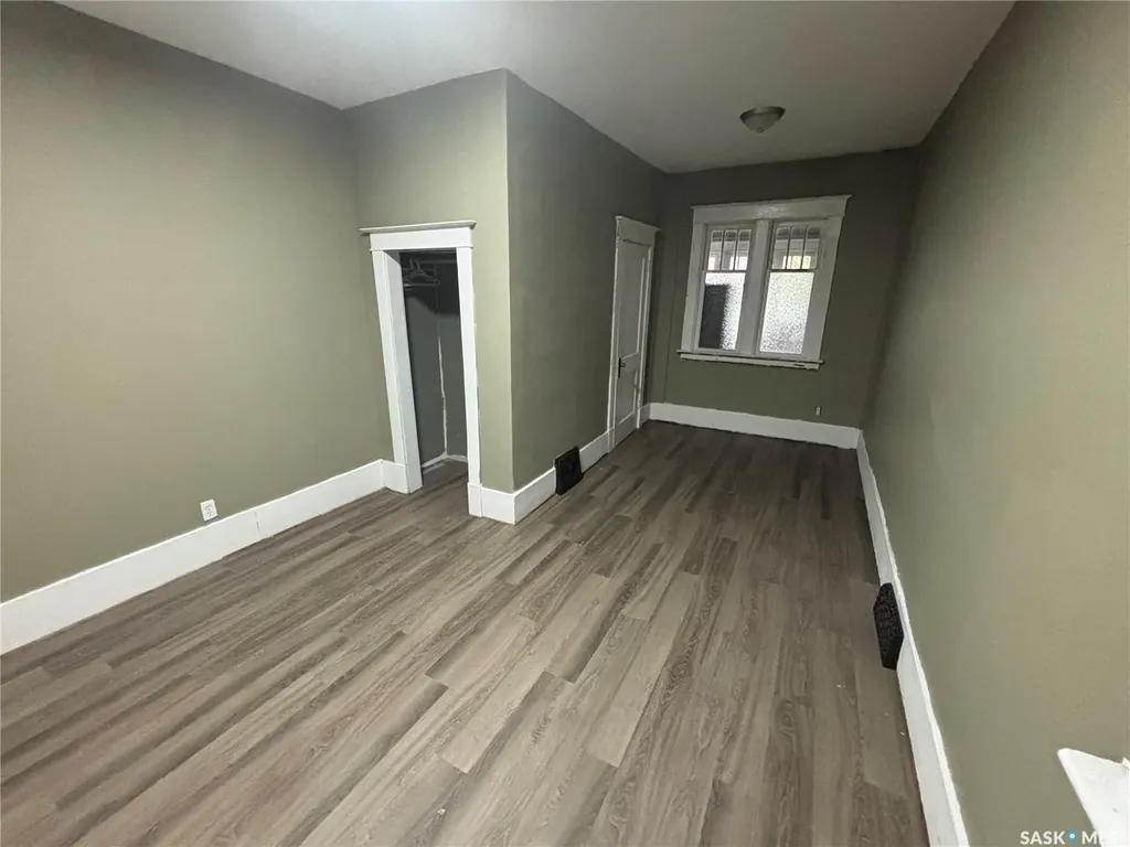 822 10th Street E Saskatoon SK S7H 0H3
