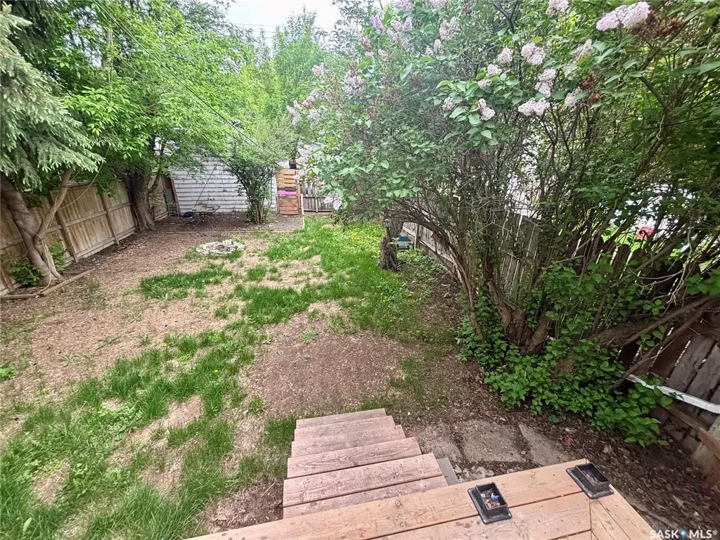 822 10th Street E Saskatoon SK S7H 0H3