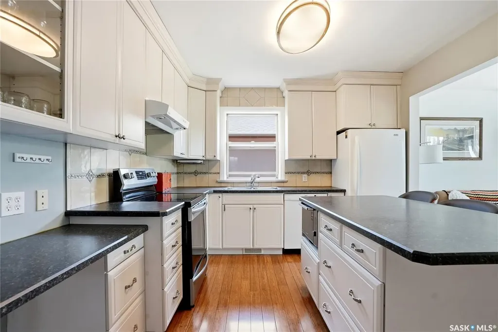 720 1st Street E Saskatoon SK S7H 1T1