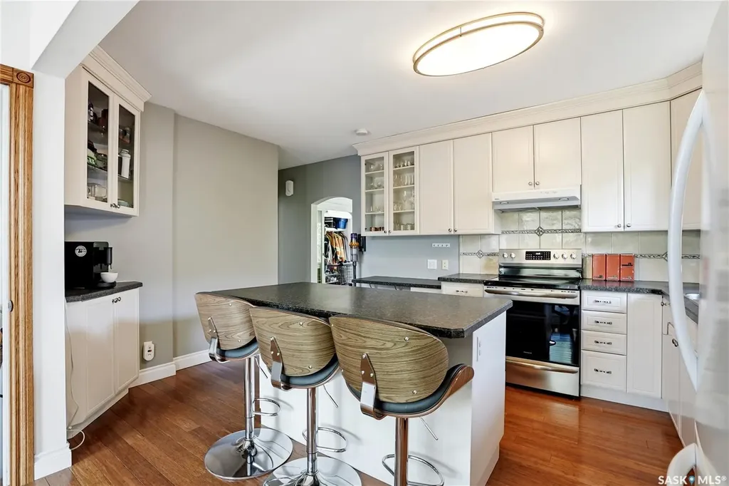 720 1st Street E Saskatoon SK S7H 1T1