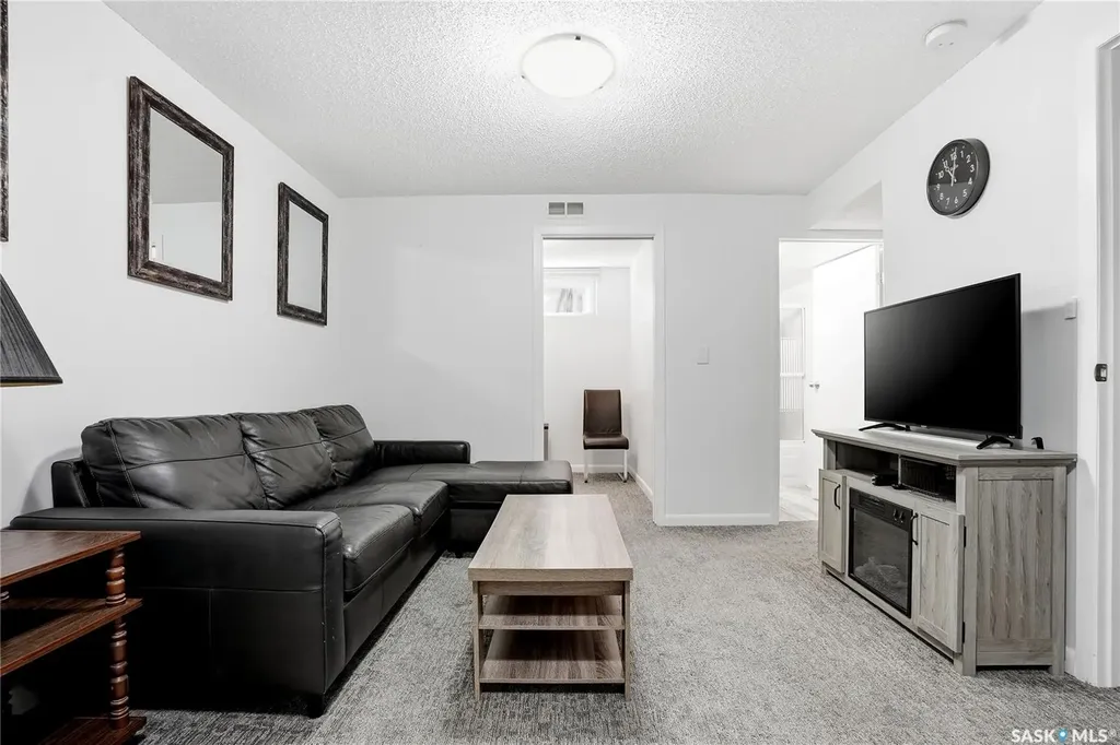 720 1st Street E Saskatoon SK S7H 1T1