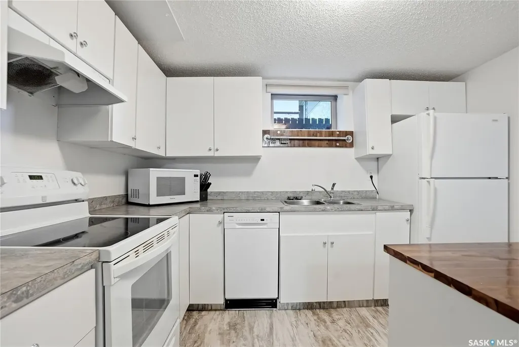 720 1st Street E Saskatoon SK S7H 1T1