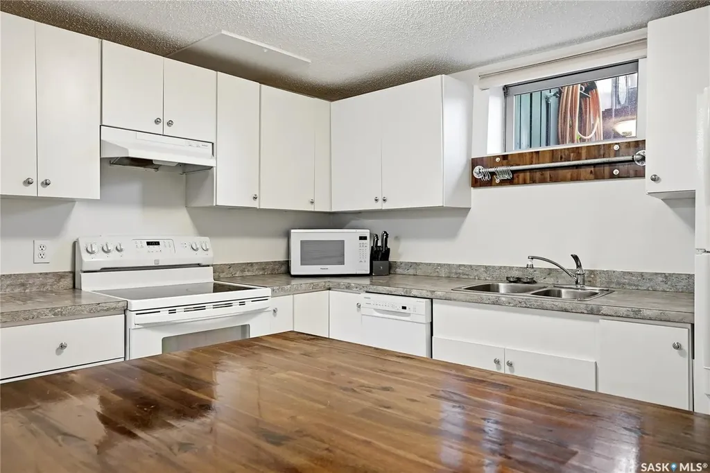 720 1st Street E Saskatoon SK S7H 1T1