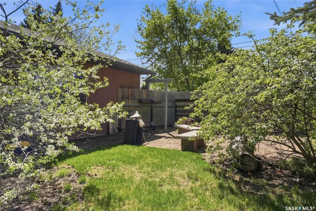 720 1st Street E Saskatoon SK S7H 1T1