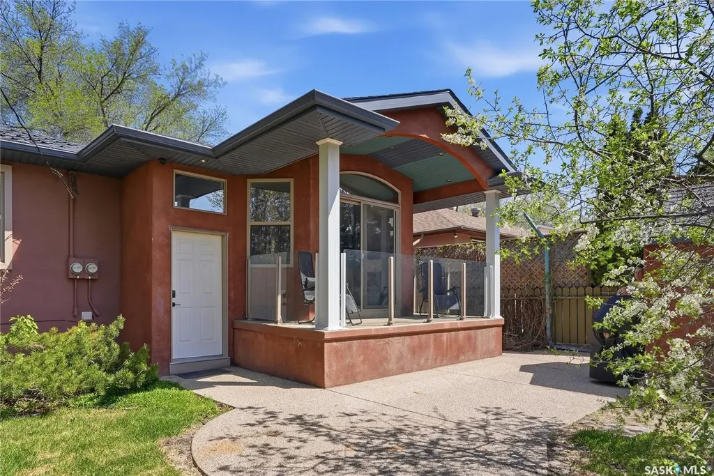 720 1st Street E Saskatoon SK S7H 1T1