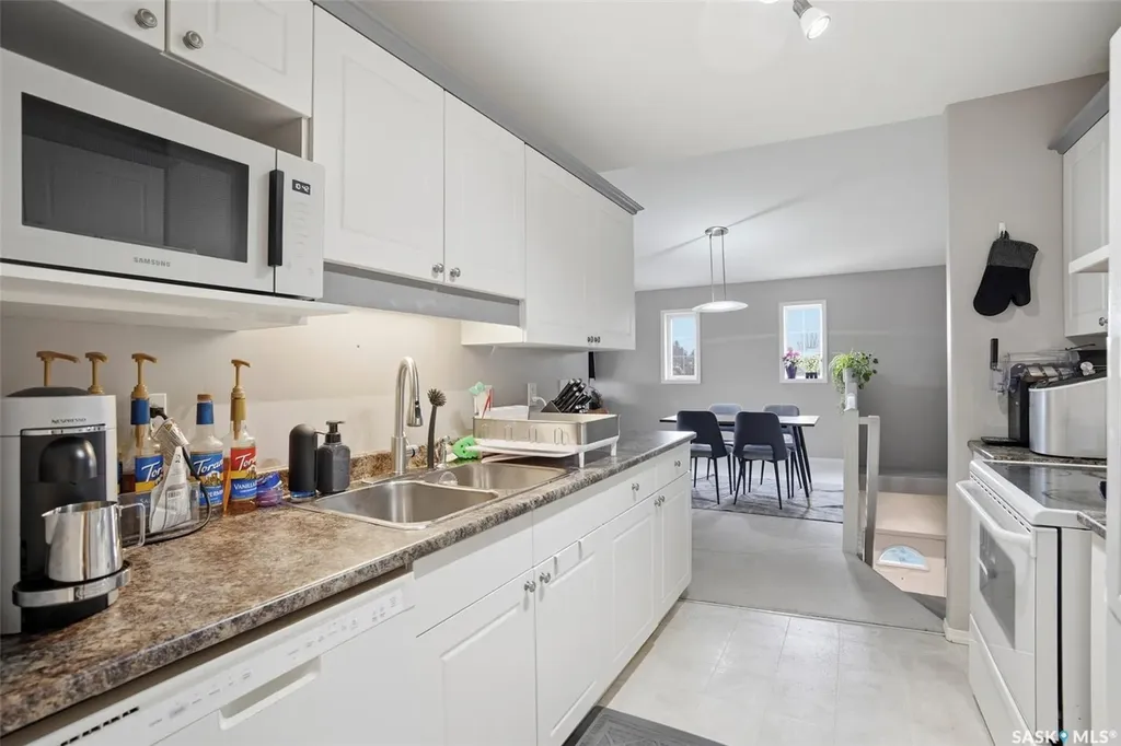 425 Keevil Crescent Saskatoon SK S7N 4R9