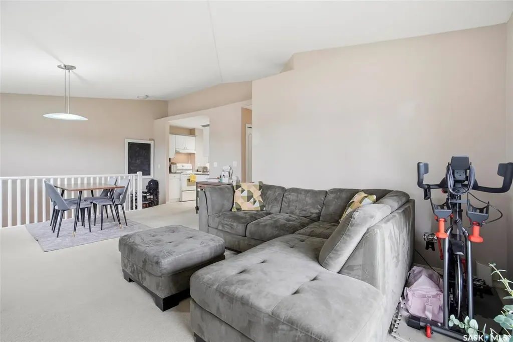 425 Keevil Crescent Saskatoon SK S7N 4R9