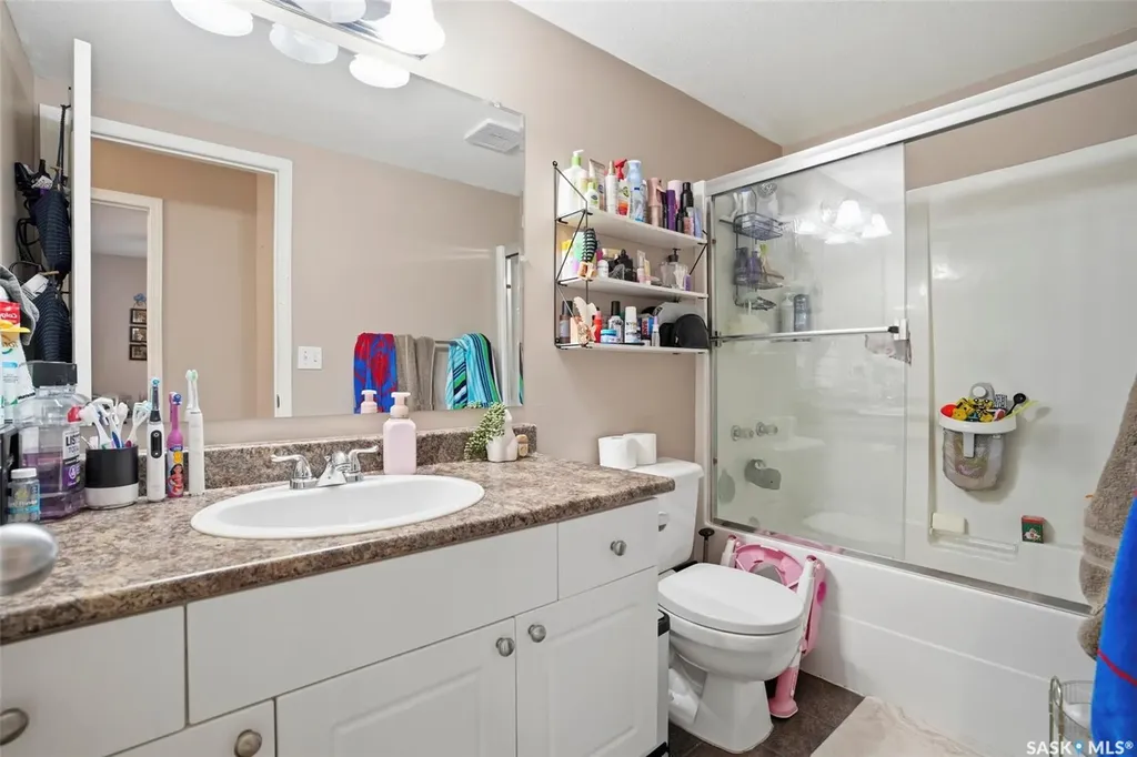 425 Keevil Crescent Saskatoon SK S7N 4R9