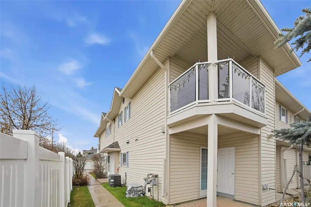 425 Keevil Crescent Saskatoon SK S7N 4R9