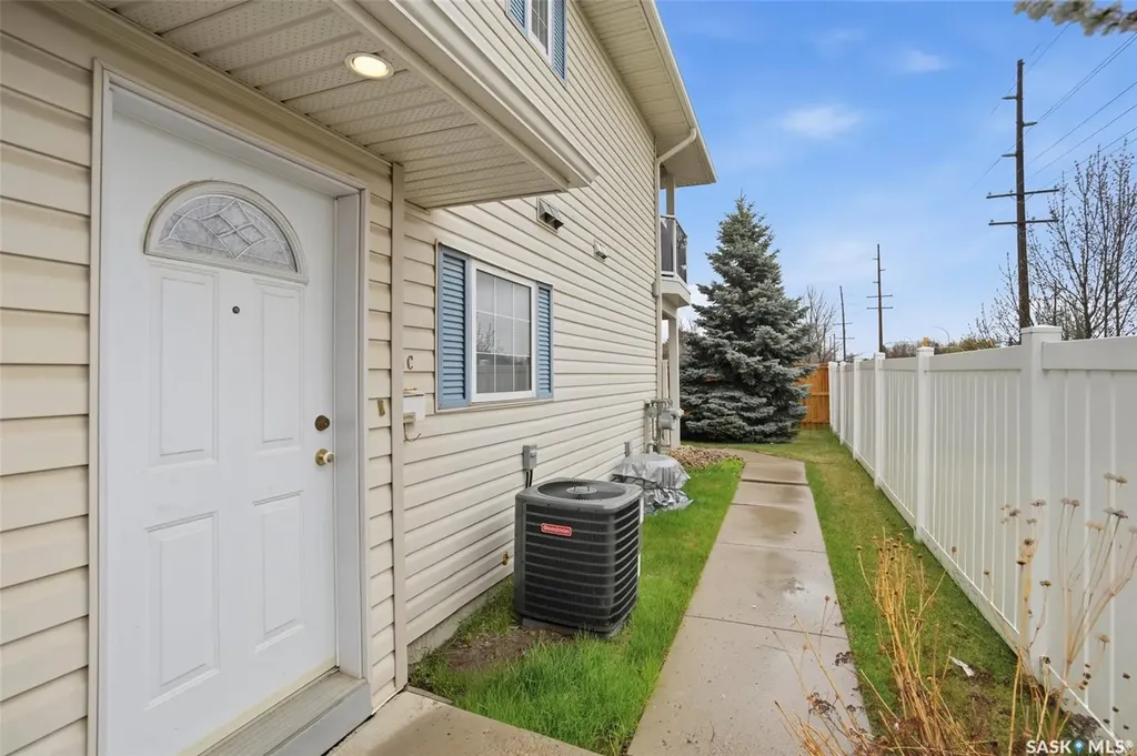 425 Keevil Crescent Saskatoon SK S7N 4R9