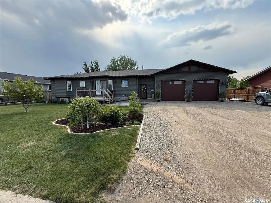 308 5th Street W Carnduff SK S0C 0S0