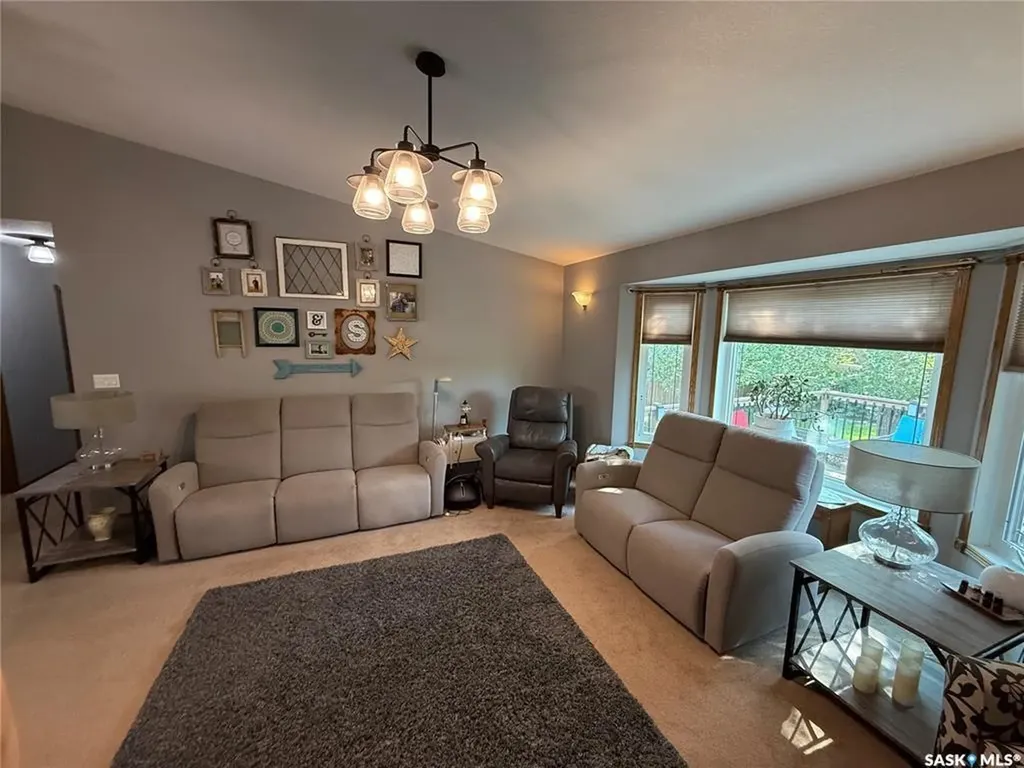 308 5th Street W Carnduff SK S0C 0S0