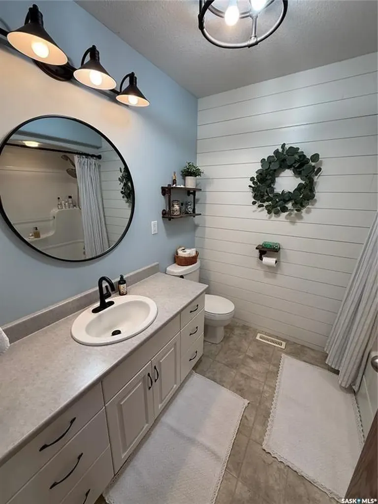 308 5th Street W Carnduff SK S0C 0S0