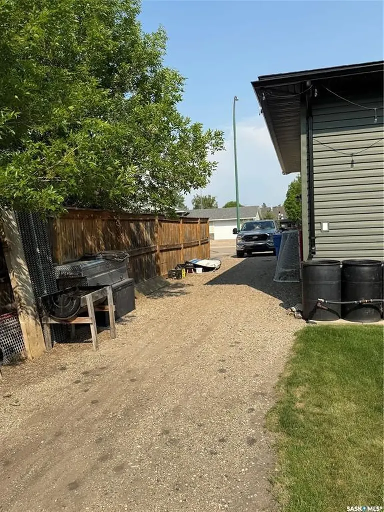 308 5th Street W Carnduff SK S0C 0S0
