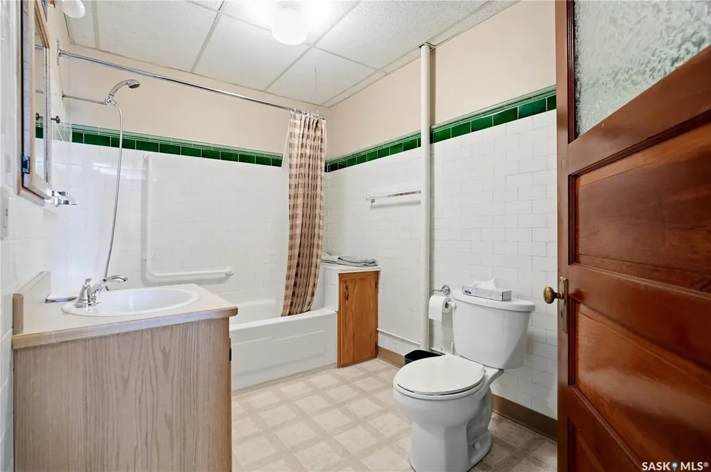 3225 13th Avenue Regina SK S4T 1P5