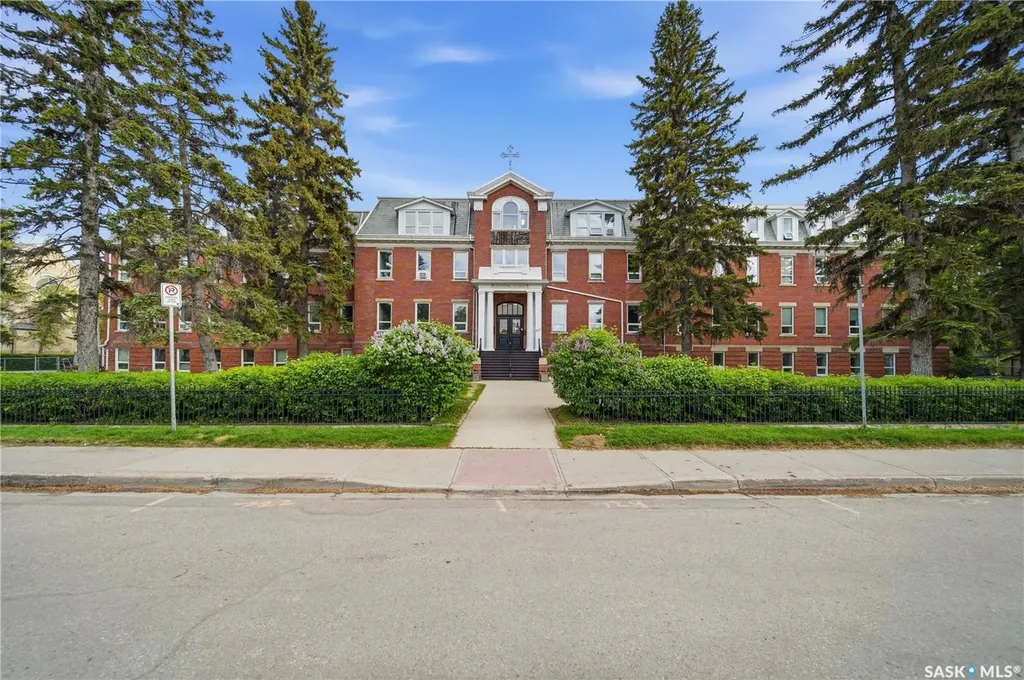 3225 13th Avenue Regina SK S4T 1P5