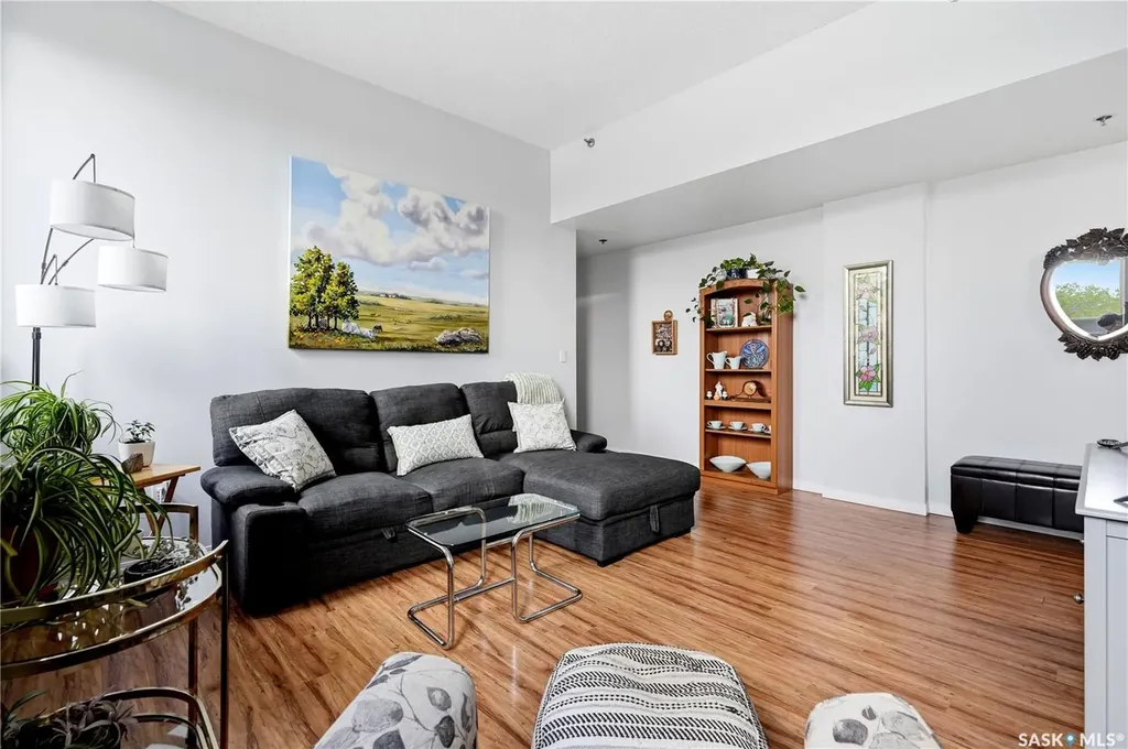 3225 13th Avenue Regina SK S4T 1P5